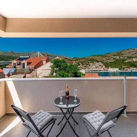 Oyo Deluxe Apartments Dubrovnik Exterior photo