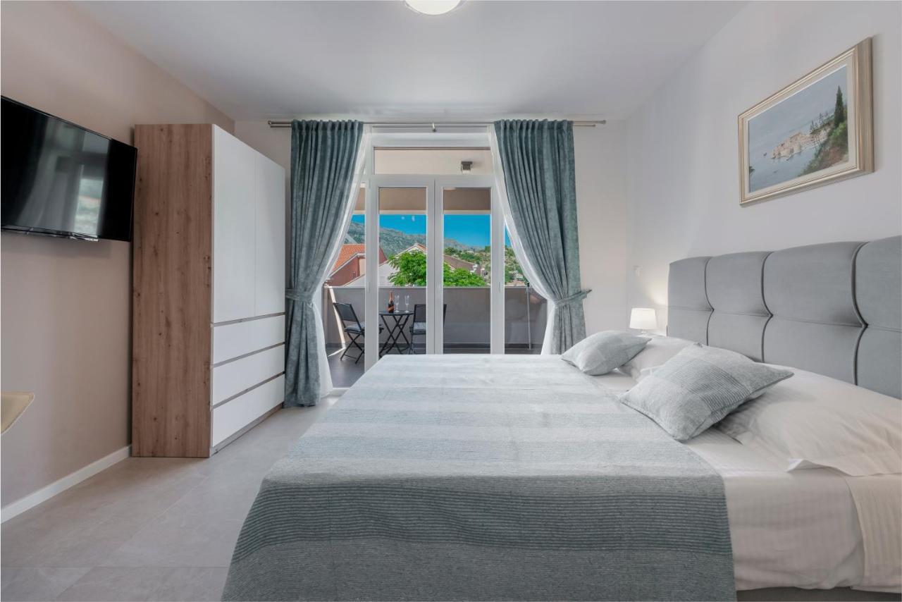Oyo Deluxe Apartments Dubrovnik Exterior photo
