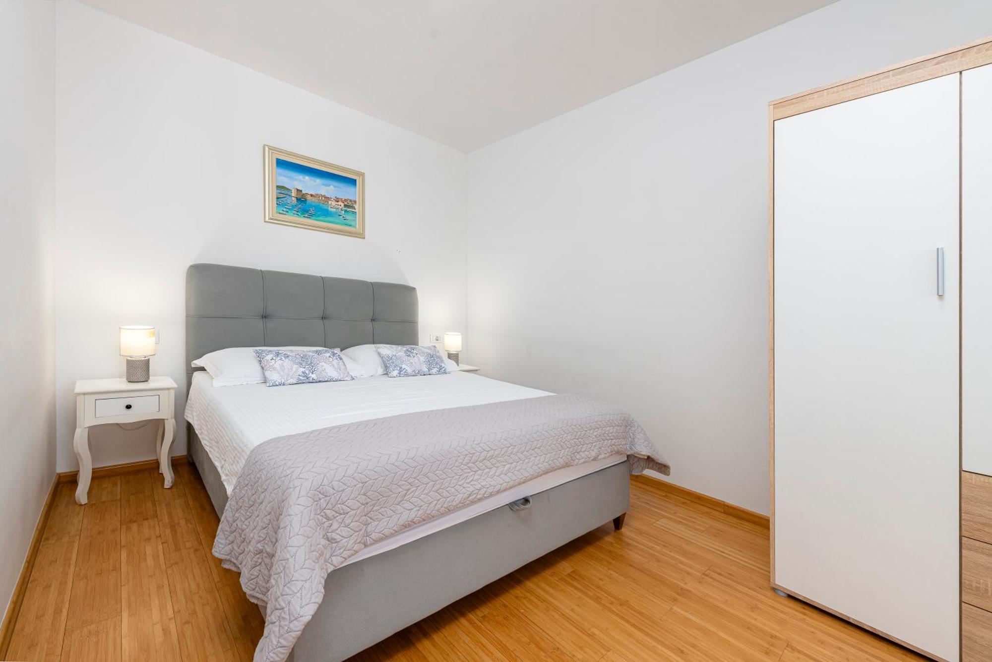 Oyo Deluxe Apartments Dubrovnik Exterior photo